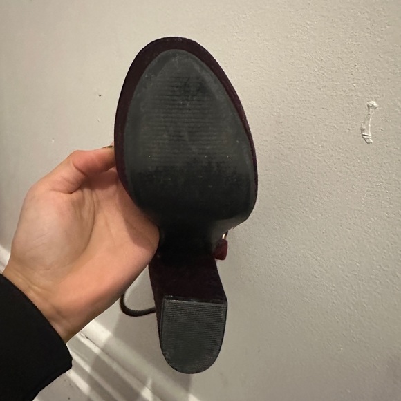 Burgundy velour high heel platforms - Picture 3 of 3